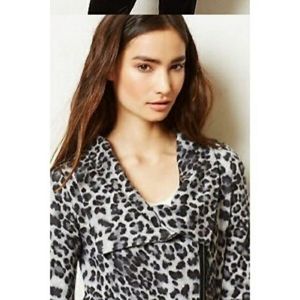 Beautiful soft and warm cardigan!